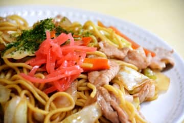 米不足で紅生姜が爆売れ中 背景に焼そばの調理機会増
