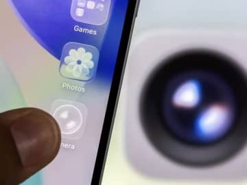 iPhoneに「カメラレンズの汚れ」を検知する新機能　写真がぼやける前に警告　iOS 26で