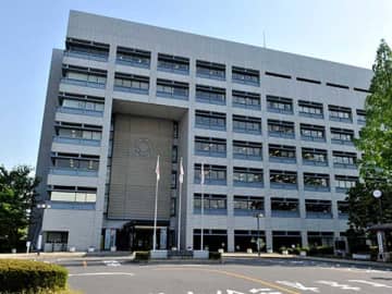 うるせえ、おまえ辞めろ…怒鳴る議員、職員に威圧　初当選した新人、大声で「犯罪者はここにいてはいけない」　市長が申し入れ「やめるよう促したが改善ない」…審査へ　議員「何のことか分からない」
