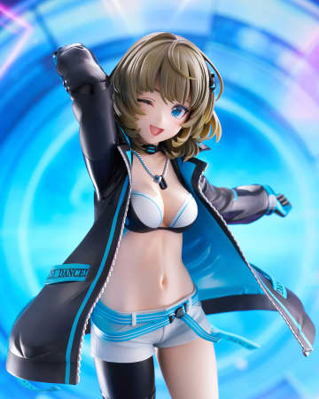「アイドルマスター シンデレラガールズ」より「高垣楓」が楽曲「ダンス・ダンス・ダンス」の衣装でフィギュア化！