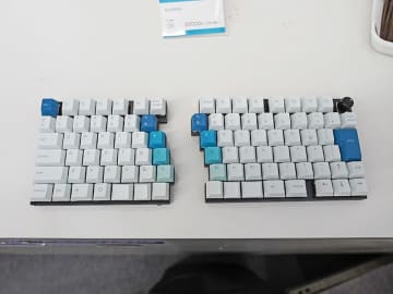 JIS配列の左右分離キーボード「Earth95s」が入荷、ロータリーエンコーダーを搭載
