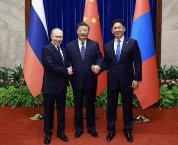 習近平主席、中国・ロシア・モンゴル3カ国首脳会談を主宰