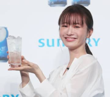 松本まりか、ドラマ現場でのフルーツ差し入れ＆自らメロンをカットする動画に反響「手際がいいですね」