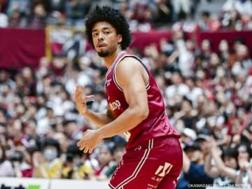 伊久江ロイ英輝、「つらい1年」を乗り越えてプロデビュー「この舞台に立てるのはとてもうれしい」