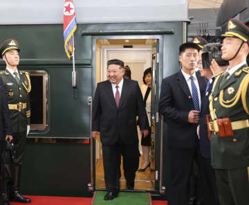 金正恩氏、北京に到着