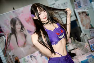 【コスプレ】香港の『ポケモン』ゲンガーってこんなに可愛いの！？細いくびれ＆太ももが大胆不敵な美女レイヤー【写真8枚】