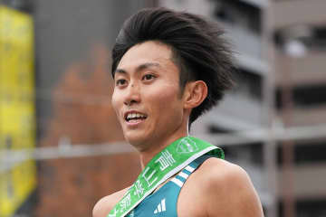 箱根V→アナウンサー就職の青学大前主将が“100kmマラソン”完走　亡き後輩思い「いい顔できます」