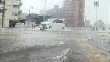 東北と北陸で線状降水帯発生の恐れ…記録的大雨で災害警戒　都心では25年ぶり37度　暑さで自然発火か