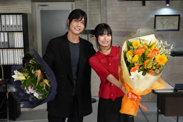 日曜ドラマ『DOCTOR PRICE』 岩田剛典、蒔田彩珠クランクランクアップ！岩田「戦いのような思いで臨んだ4か月」