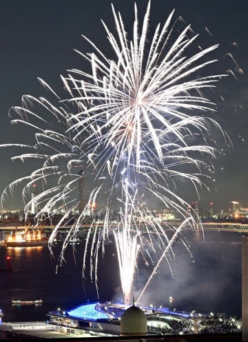 横浜ナイトフラワーズ、6日から花火打ち上げ再開　火災受け緊急時想定の訓練も
