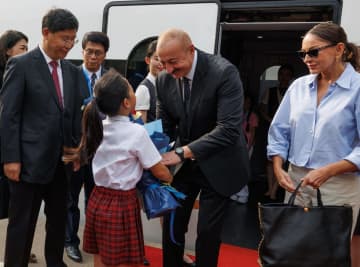 アゼルバイジャン大統領、北京に到着