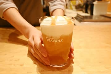 スタバ初の試み！「ほうじ茶×白桃×ふわふわムース」の新作…どんな味？