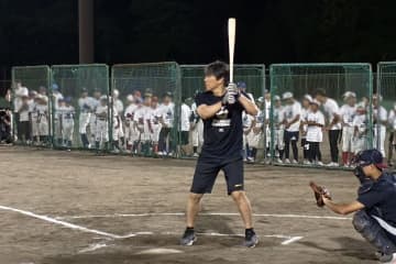 松井秀喜氏が８スイングで豪快弾２発「率は２割５分ですか。悪くないですね」とニヤリ