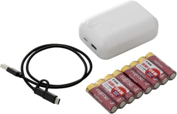 10年後も「備え」が続く。乾電池式スマホ充電器の新提案――スターリング『2ポート乾電池スマホ充電器シリーズ』登場