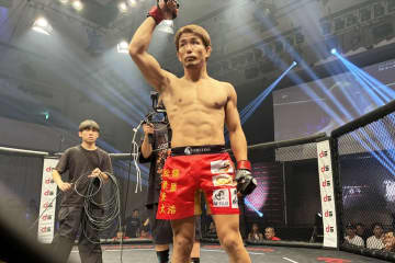 【修斗】岡田遼　弥益ドミネーターにＫＯ勝ち！引退試合で有終の美「修斗を愛しているから！」