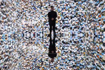 スイスが国産生成AIを公開　安全性・公開性を重視