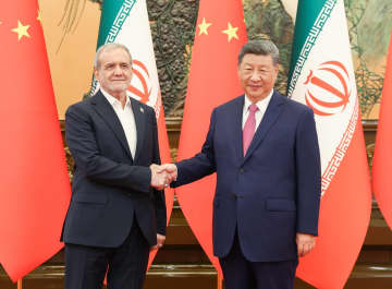 習近平主席、イラン大統領と会見