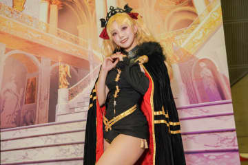 【コスプレ】スラリと伸びる美脚がまぶしい！ツインテールな冥界の女神「エレシュキガル」が美しくも威厳ある姿を見せる【写真8枚】