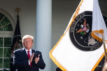 トランプ米大統領、宇宙軍司令部のアラバマ州移転を発表　前政権の決定覆す