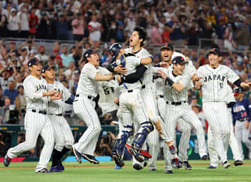 ネトフリ、WBC放映権独占の衝撃で露呈した日本メディアのガラパゴス化　世界基準に取り残される島国