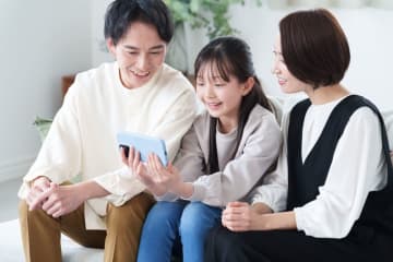 10月からテレビだけじゃなくスマホにもNHK受信料がかかる？ スマホで観ない場合は解約できないの？