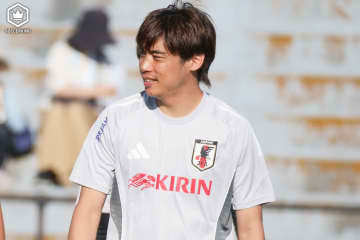 ヘンク復帰の日本代表FW伊東純也、移籍は来年のW杯を意識「だいぶ考えました」