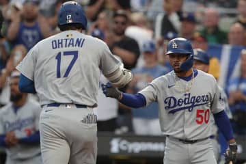 大谷翔平、爆速46号にベッツから漏れた本音　ロッカーで苦笑い「ここまでくると…」