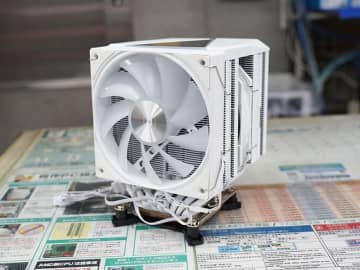 upHereのツインタワー型CPUクーラー「UE2 Elite ARGB White」「UE2 Black」がTSUKUMOで展示スタート