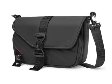ROG SlashシリーズよりショルダーバッグとPCケースの新型