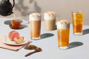 21店舗限定【スタバ】新作ティー「ほうじ茶＆白桃」はふんわりムース！　期間限定の4品は？