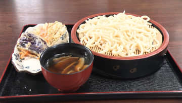 東京・東村山で94歳の女性が打つ”ご長寿うどん“！90歳の常連客が、毎日1時間かけてでもやって来る『オモウマい店』