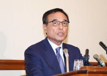 渦中の新浪剛史氏、経済同友会幹事も自粛「私自身は潔白と考えているが…」