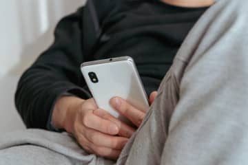 わいせつ行為ライブ配信で1億8000万円荒稼ぎ…配信会社社長ら男女4人を逮捕！