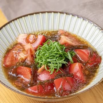 「コレ作るためにトマト箱買いした」ダマされたと思ってコレに漬けてみ？トマトの簡単副菜レシピ4選
