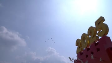 艦上機4機種が観閲に登場　抗日戦争勝利80周年記念大会