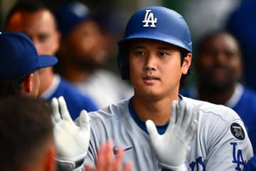 大谷翔平 ドジャース通算100本塁打目は脅威の193キロ弾 ロバーツ監督「普通の選手ならシングルヒット」