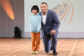 永尾柚乃　室伏広治長官のエクササイズに太鼓判「１００点満点中、１万点です」