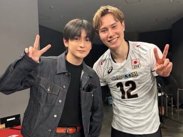 「最高の誕生日です！」バレーボール髙橋藍、24歳誕生日に俳優・高橋文哉とツーショット「たかはし同士イケメンすぎるて」