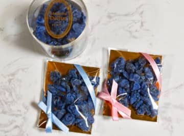 投稿主「幻のお菓子と言っても過言ではない」スミレの砂糖漬けの幻想的な美しさにSNSで反響相次ぐ！