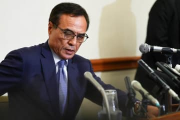 「米国の方が圧倒的に安い」　サントリーHD会長辞任の新浪剛史氏、海外でサプリメント購入の理由にSNS驚き
