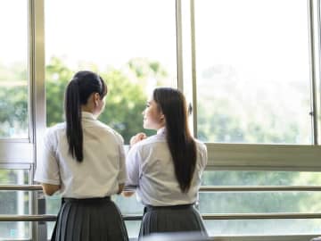 女子高校生が「将来なりたい職業」ランキング！ 2位「教師・教員」、1位は？【2025年最新】