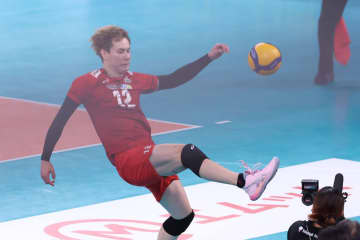 【バレーボール】高橋藍が驚愕の〝足技〟を披露「チームにリズムや勢いをもたらす」
