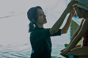 「この映画、後味がヤバすぎる」「これこそ韓国スリラーの真骨頂」その子を前にあなたは“正気”を保てるか？『侵蝕』