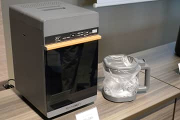 ダイニチの生ゴミ乾燥機、ポリ袋で汚れにくい　補助金で半額以下にも