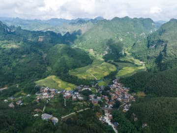 農村観光でサービス産業の発展をけん引　中国・雲南省広南県
