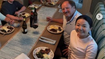 「唄が上手ですね」41歳・上原彩子、アメリカでプロ顔負けの“沖縄民謡”を披露「変わらない若さ！」