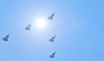 軍事パレード、新型ステルス戦闘機の数々が一斉披露―中国