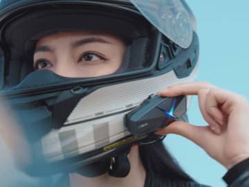 次世代のバイクインカムが登場！　ASMAX「F1 Pro」国内販売開始