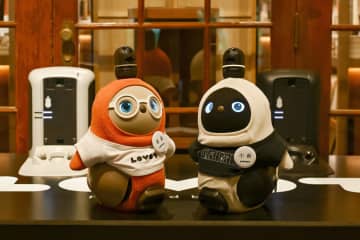日本発「LOVOT」、中国で人気　寄り添い型ロボットに脚光