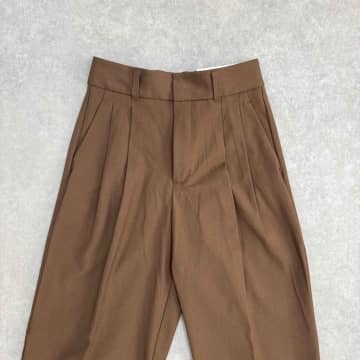 「タックワイドパンツ」もう持ってる？【GU】オンオフ使える「名品パンツ」